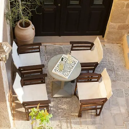 The Old Town House Apartman *